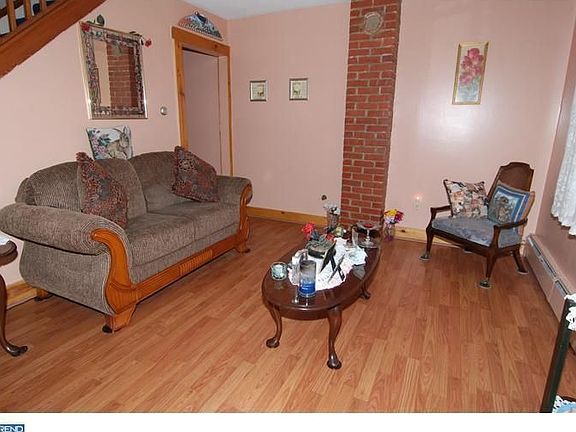 2nd image of 52 E Meadow Ave