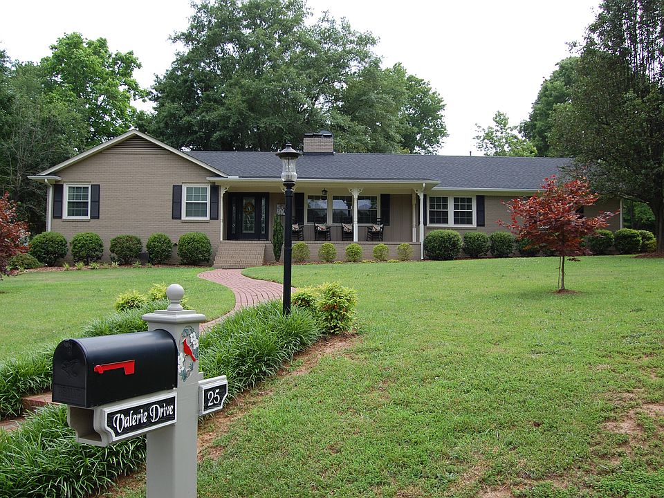 1st image of 25 Valerie Dr