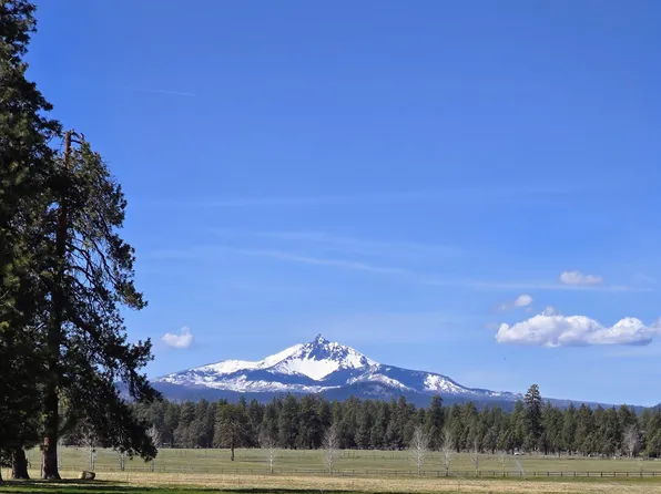 353 S Pine Meadow St #8, Sisters, OR 97759