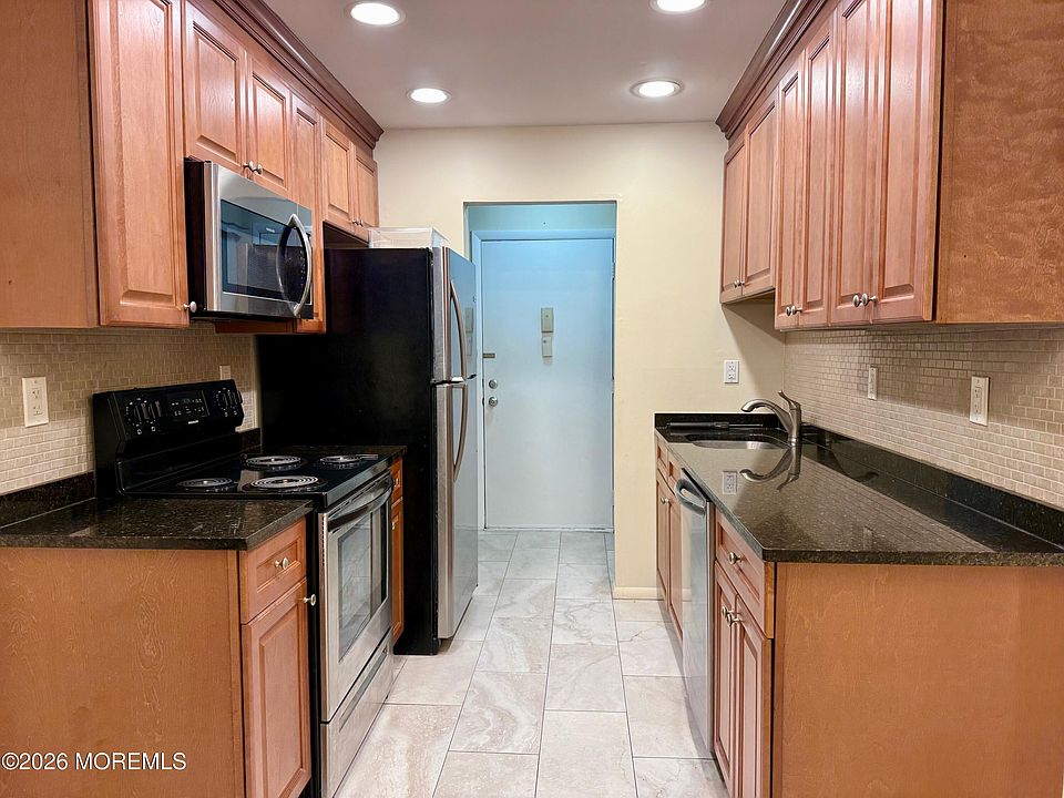 1st image of 169 Amberly Dr Unit E