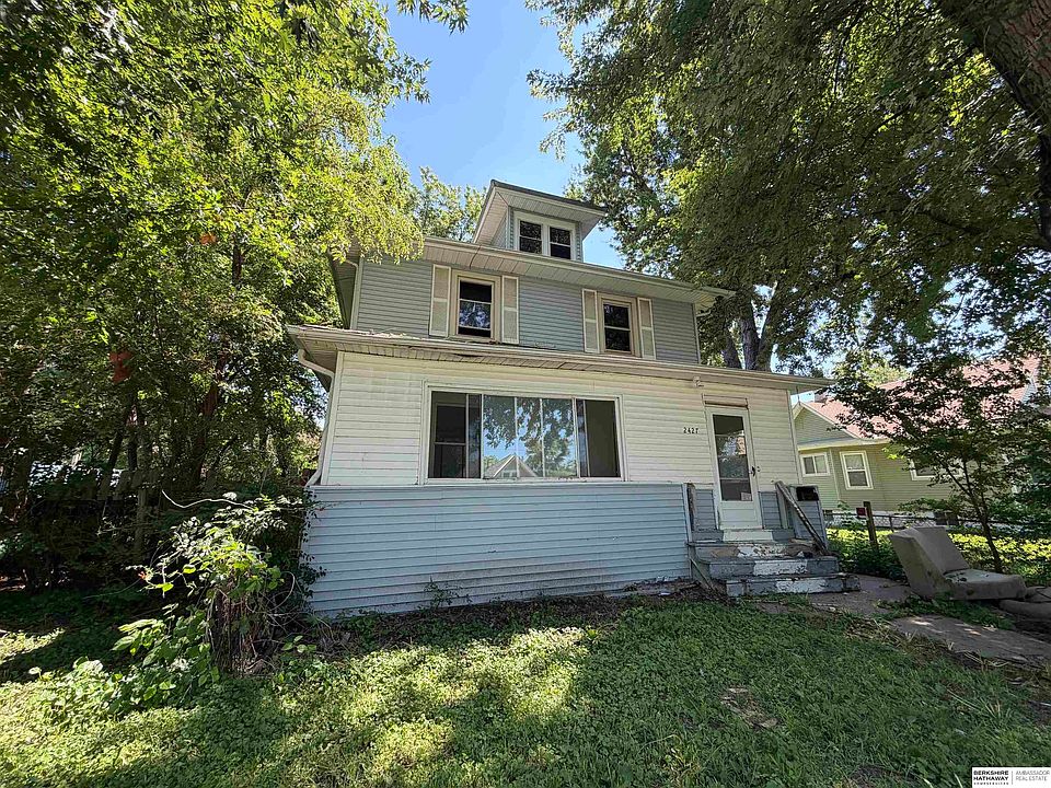1st image of 2427 Ellison Ave
