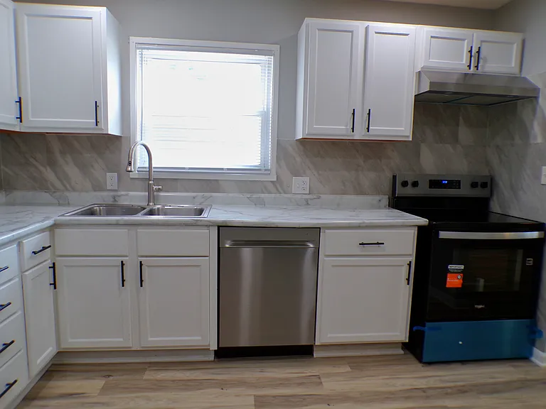 7396 Sabre Ave — Photo 2