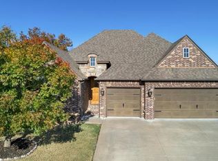 10902 S Sycamore St, Jenks, OK 74037