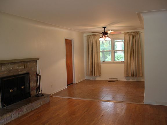3rd image of 802 S Lagrave St