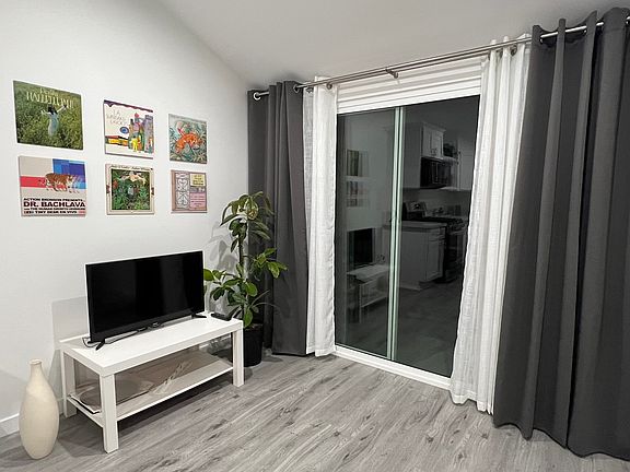 2nd image of 4557 Narrot St