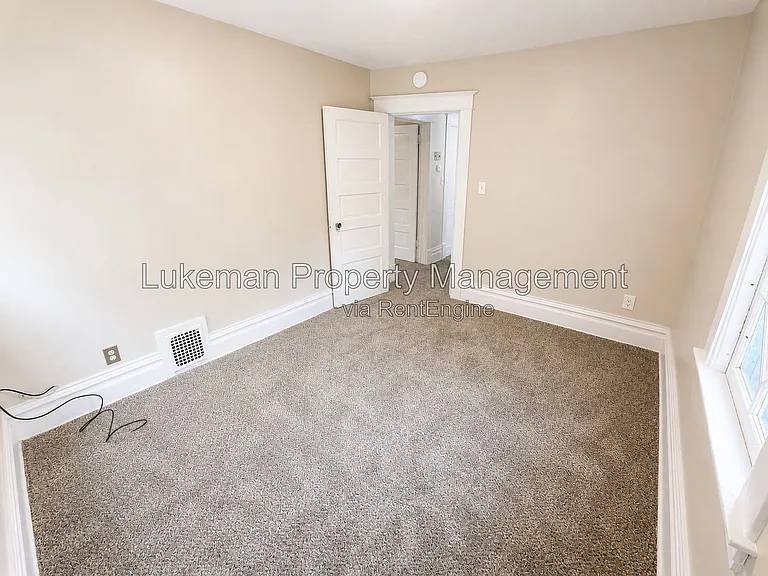 917 Oak St #2 — Photo 6