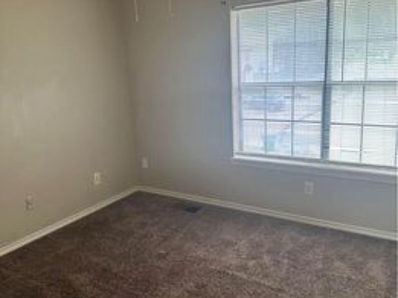 3rd image of 140 Wellington Pl #140