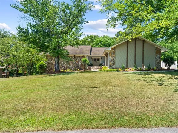 1229 Covie Dr, Dalton, GA 30720