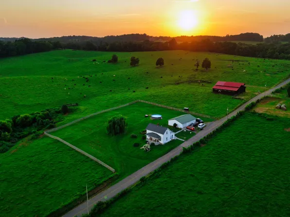 1051 Happy Hollow Rd, Lenoir City, TN 37771