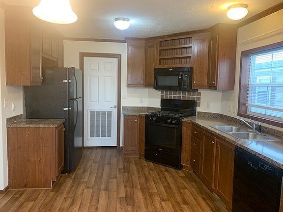 2nd image of 9800 Bloomsbury Cir #452
