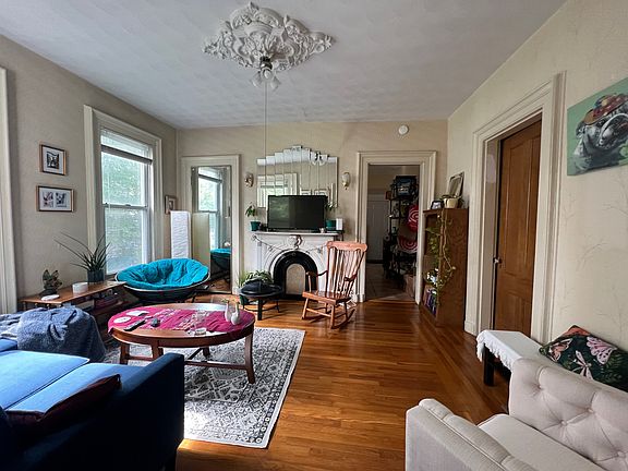 2nd image of 662 Orange St Floor 1