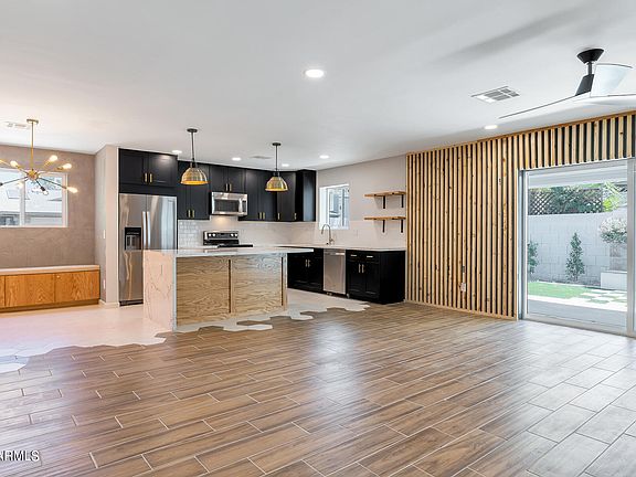 2nd image of 8151 N ROYAL PALM Circle