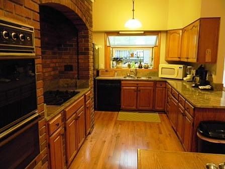 3rd image of 16203 Sunny Knoll Dr