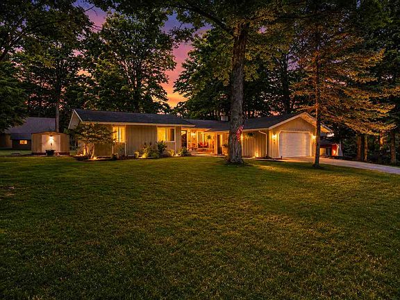 2nd image of 12593 Fern Pl