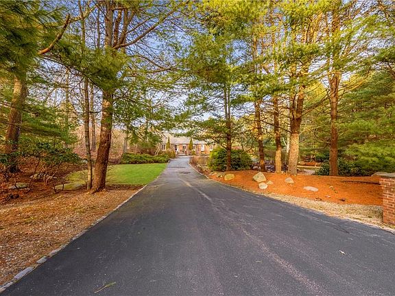 3rd image of 1325 Waterford Dr