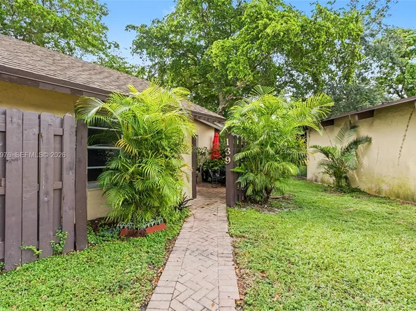 139 Essex Rd #4-28, Hollywood, FL 33024