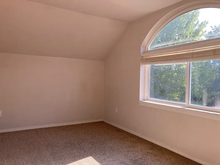 2512 Daisy Dr — Photo 17