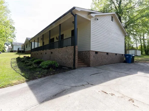 225 Rivermeade Dr, Archdale, NC 27263