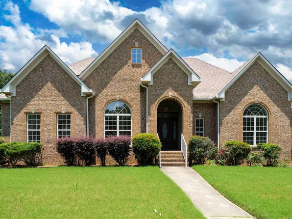 1819 Calgary Dr, Bessemer, AL 35022