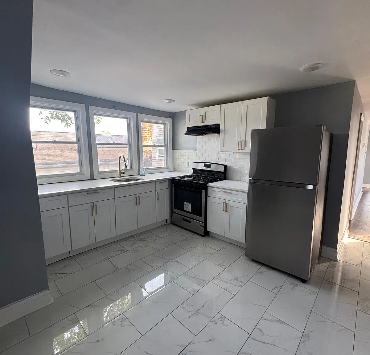 2 bed, $1,950 — Photo 2