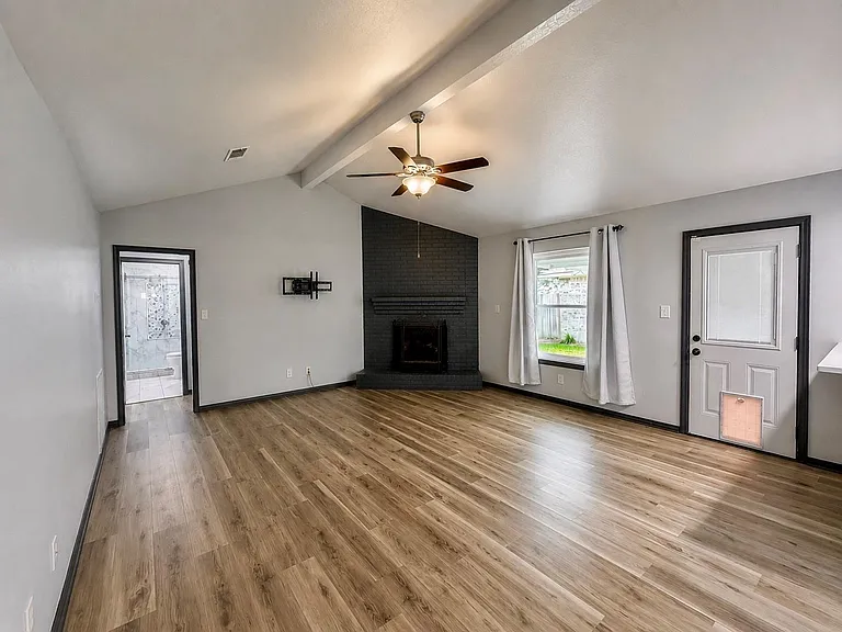 1105 Apache Dr — Photo 5