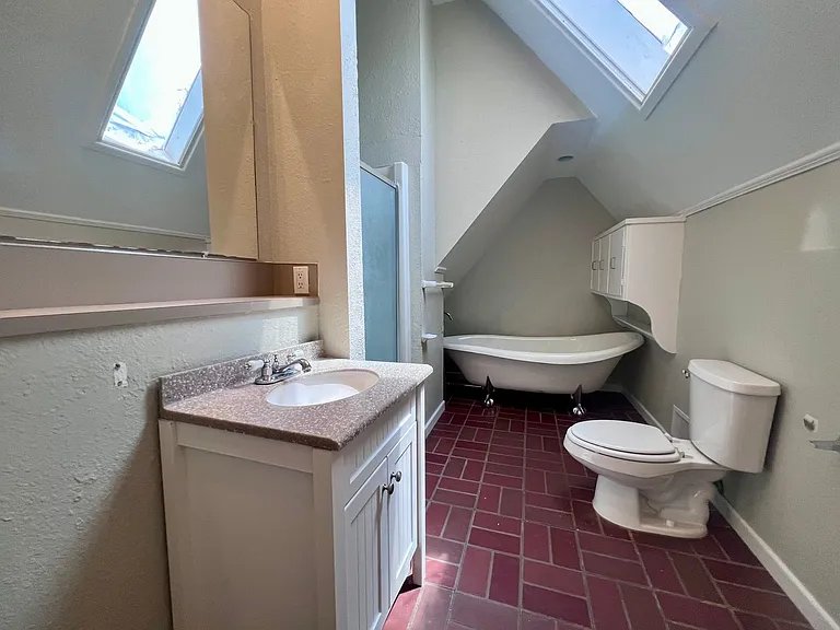 1923 23rd St — Photo 15