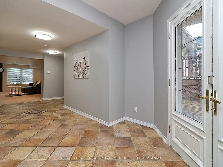 222 Alscot Cres — Photo 14