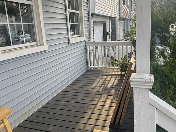 2nd image of 297 Sutton St