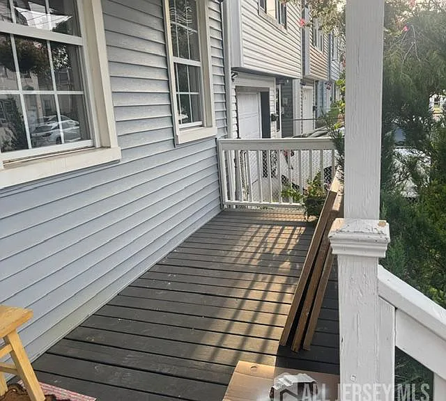 297 Sutton St — Photo 2