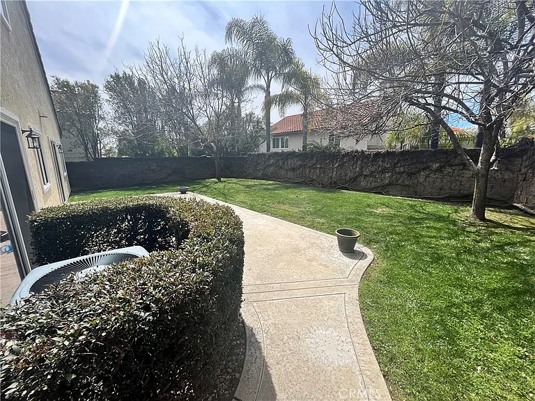 2265 Jasmine Ave — Photo 32