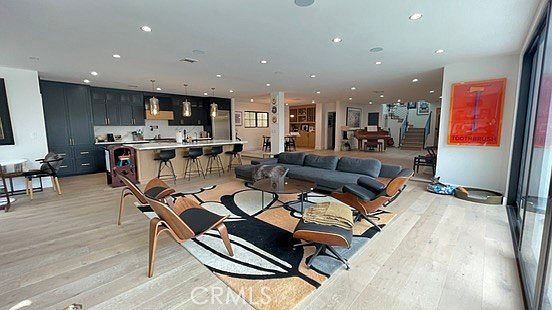 4th image of 15468 La Maida St