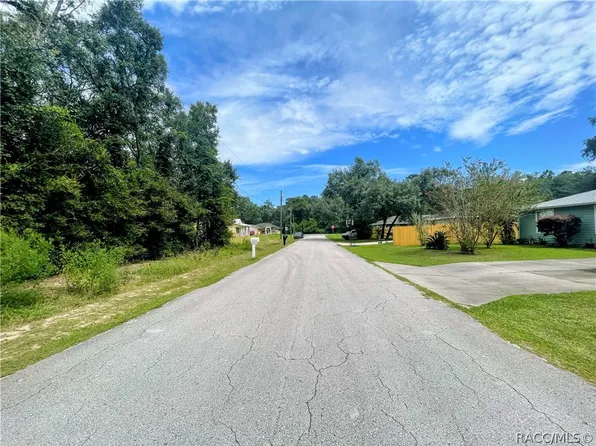 3317 E Griffin St, Inverness, FL 34453