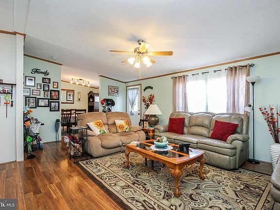 2nd image of 135 Hitch Pond Cir