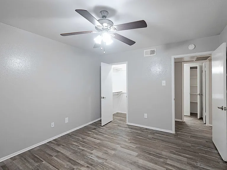 Ambassador Apartments — Photo 21