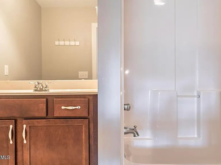 14 Cypress Cir — Photo 28