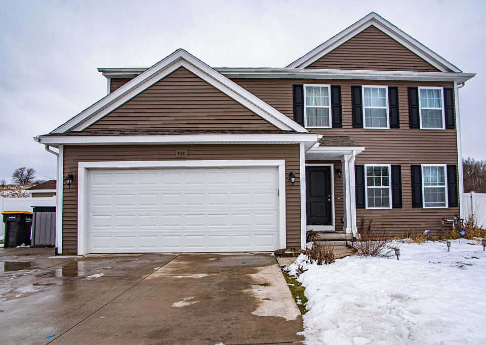 1st image of 820 Wild Flower Ct