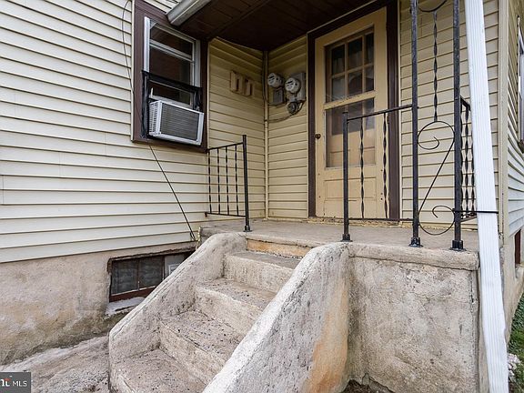 5th image of 46 Newport Ave