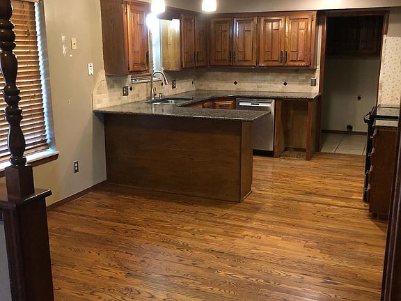 5th image of 10704 S Winston Way