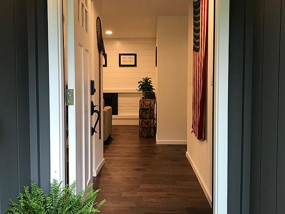 3rd image of 15705 188th Ave NE