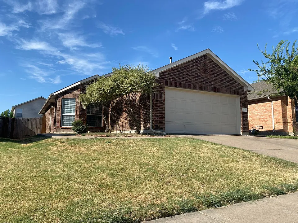 2136 Ingrid Ln