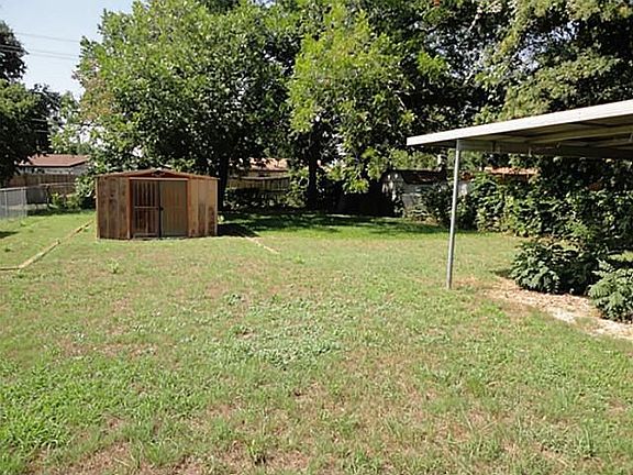 5th image of 3814 Poinsettia Dr