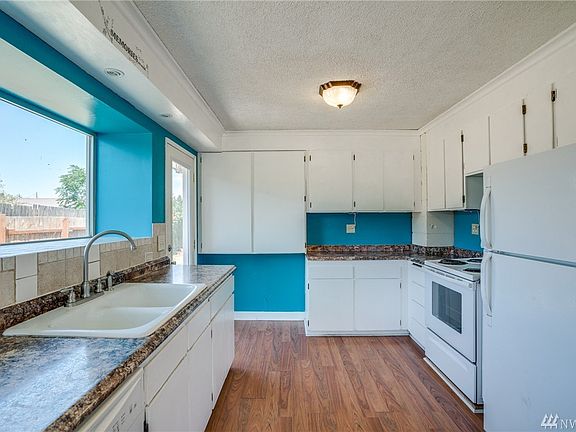 5th image of 510 Lewis St