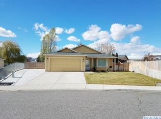 9703 Shetland Dr, Pasco, WA 99301