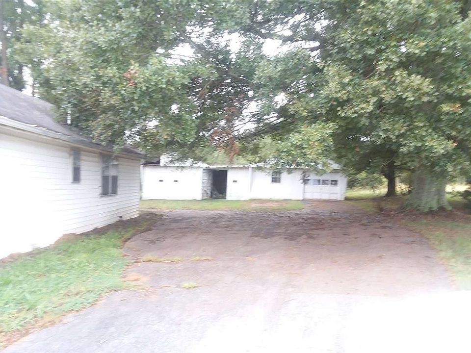 2nd image of 302 Main St