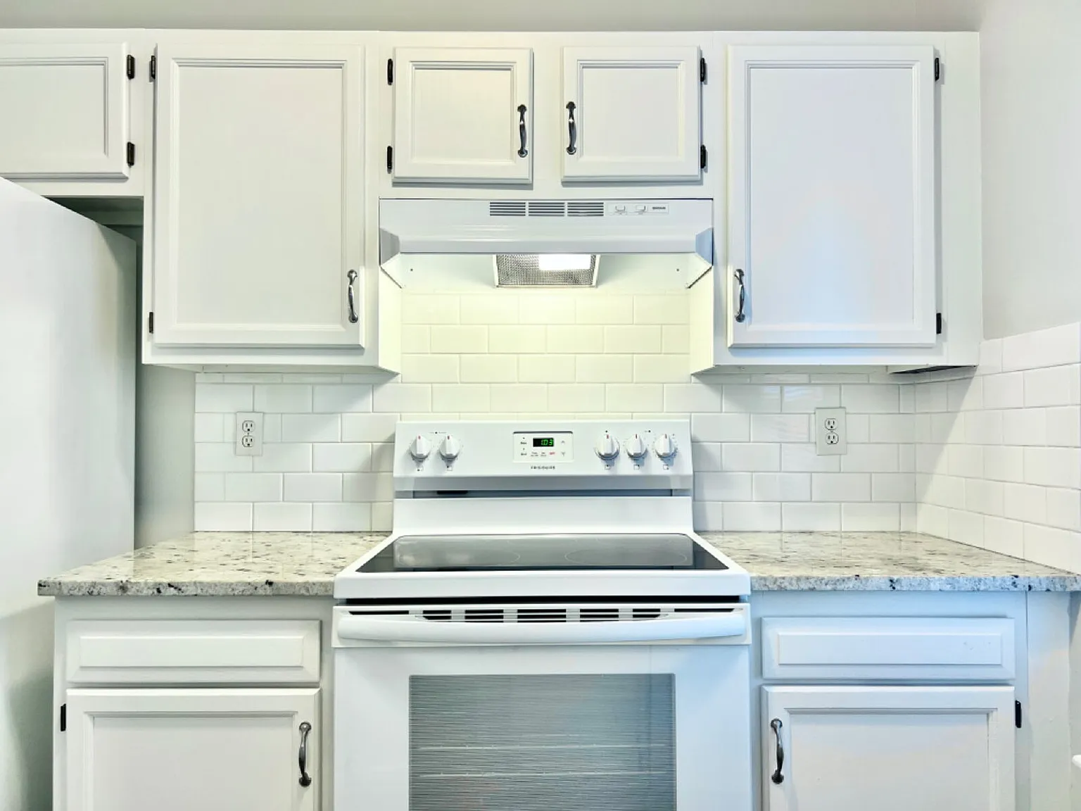 Raintree Townhome! — Photo 2