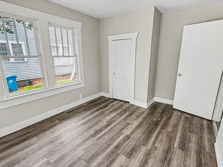 1447 Wharton Ave — Photo 9