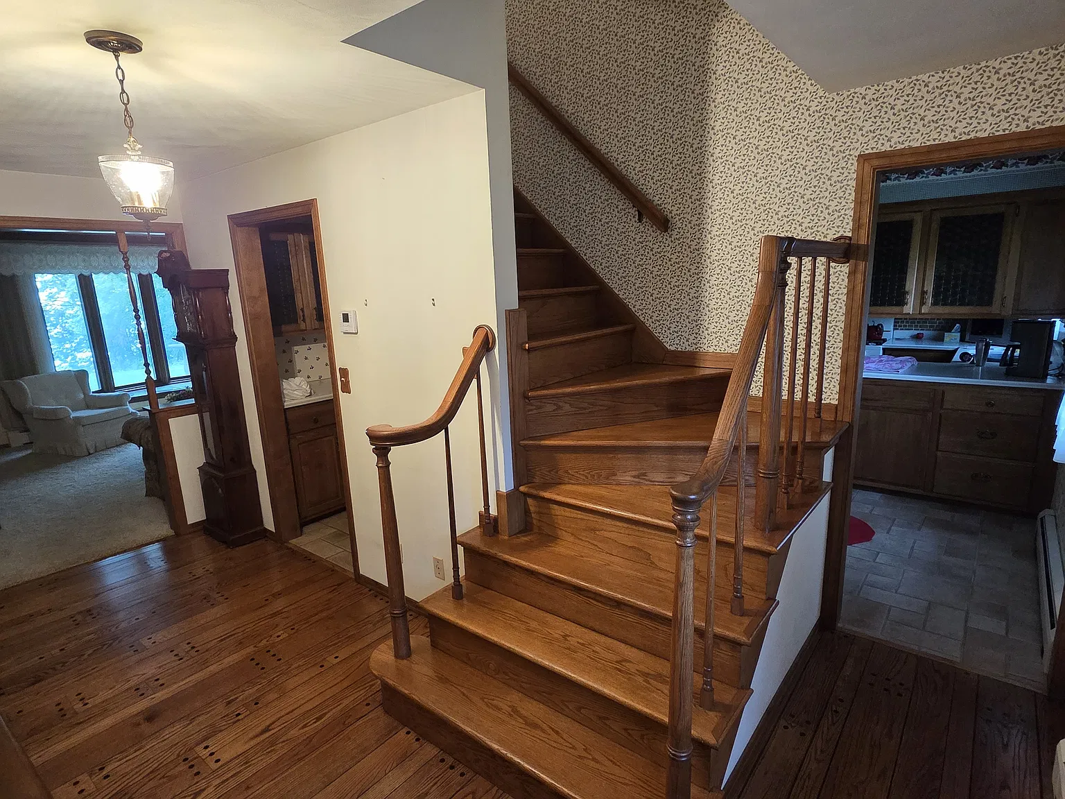 3 bed, 2.5 bath, 2800 sqft, $3,700 — Photo 4