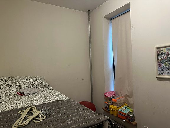 5th image of 503 E 83rd St APT 1R