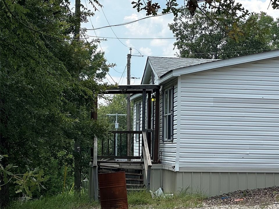 2nd image of 2590 Landing Rd