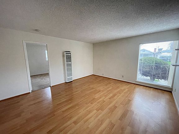 5th image of 349 Richmond Ave #1